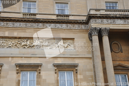 Image of Buckingham Palace in London