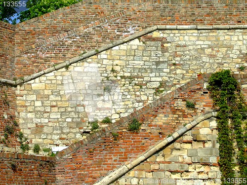 Image of Diagonal wall