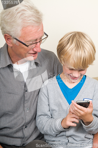 Image of Learning to use a smartphone