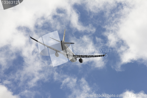 Image of An airplane tilting right