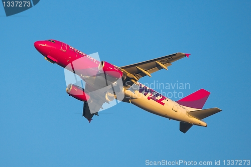 Image of Airliner