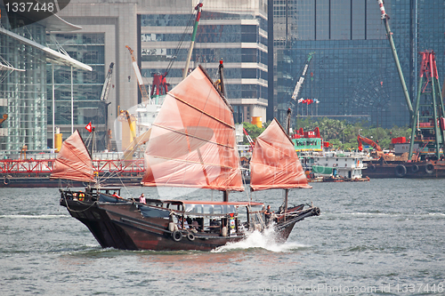 Image of Chinese sailing ship in Hong Kong Victoria Habour 