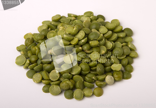 Image of  green  dried peas 