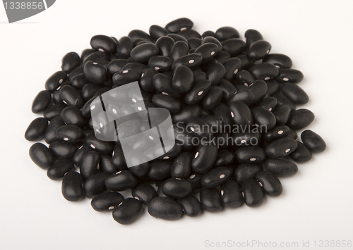 Image of black  dried beans