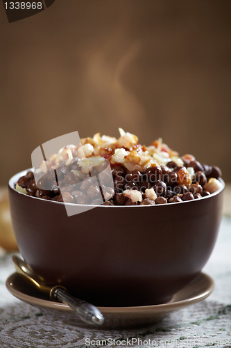 Image of gray peas with bacon