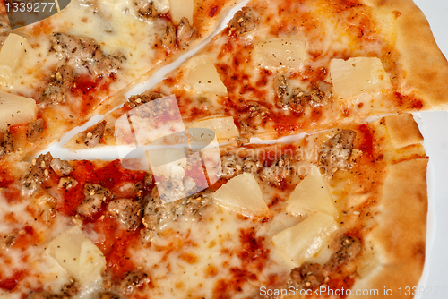 Image of Hawaiian pizza
