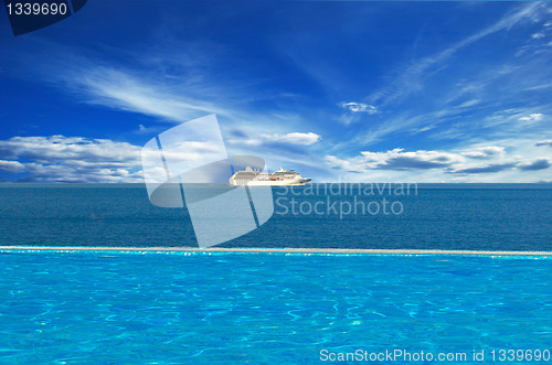 Image of ship on the horizon