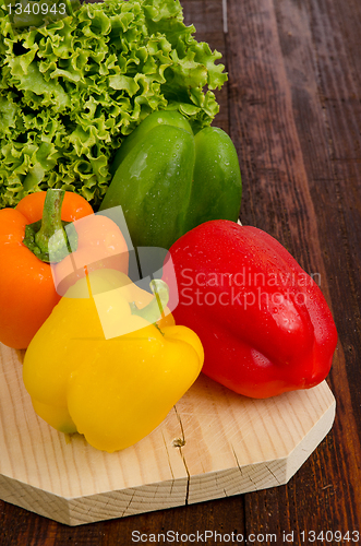 Image of Peppers and lettuce