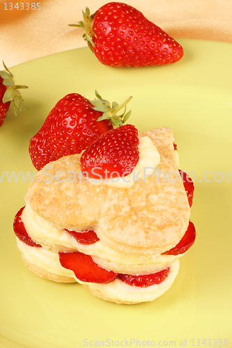 Image of Strawberry and custard millefeuille