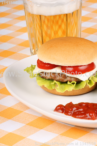 Image of Mini cheese burger and beer
