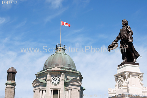 Image of Old Post Office and monument to Champlain