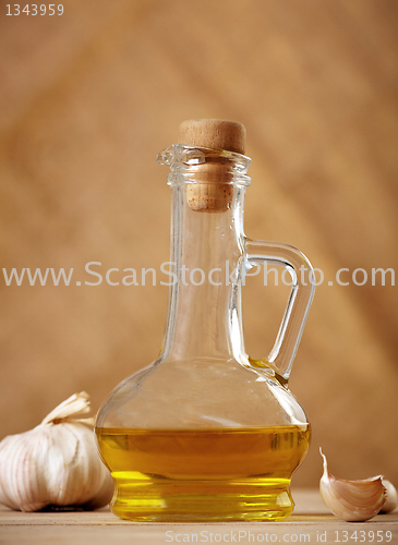 Image of garlic oil