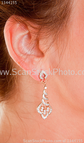 Image of diamond earring is very close