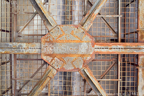 Image of rusty metal structure 