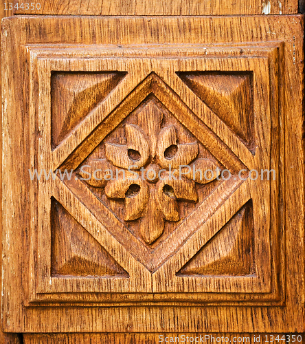 Image of details of the old wooden door 