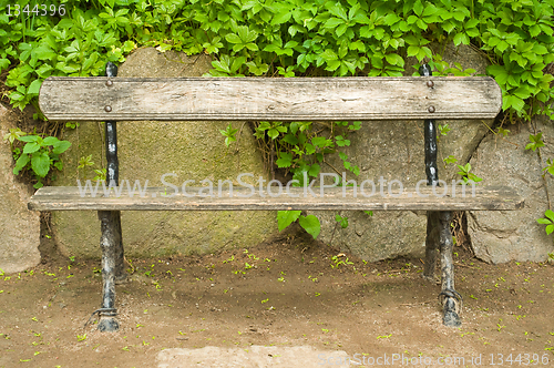 Image of park bench 