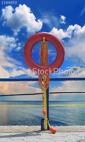 Image of lifebuoy skyline