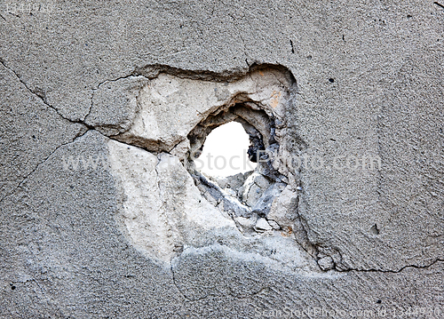 Image of hole in the concrete