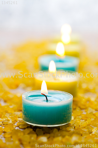 Image of Candles with bath salt