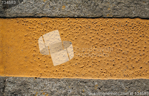 Image of Yellow stripe