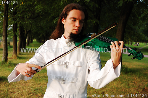 Image of Young violinist