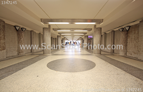 Image of empty corridor 