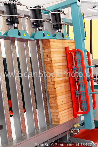 Image of Wood cramp machine