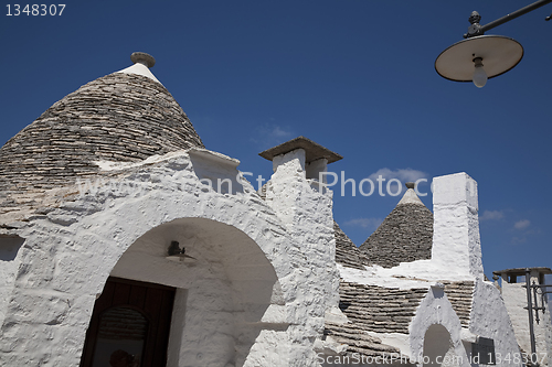 Image of Trulli and lamp