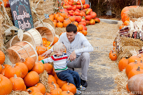 Image of family at the pumpkin patch