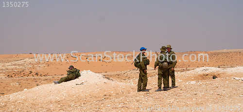 Image of Israeli soldiers excersice in a desert