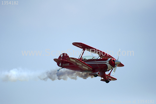 Image of Red plane looping