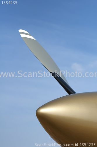 Image of Beige and white plane propeller