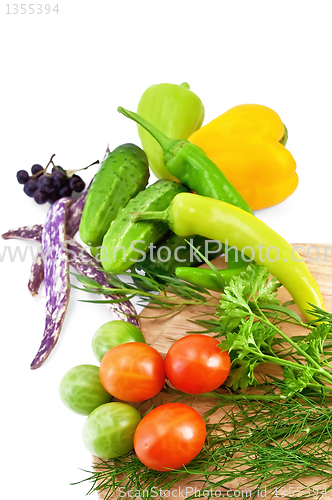 Image of Vegetables with a round board