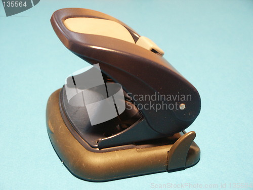 Image of office hole puncher