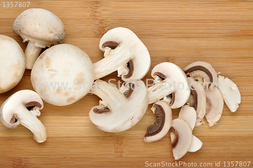 Image of champignon on a cutting board 