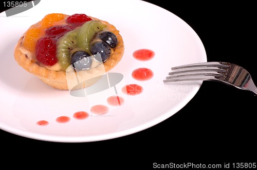 Image of Fruit tart with strawberry sauce