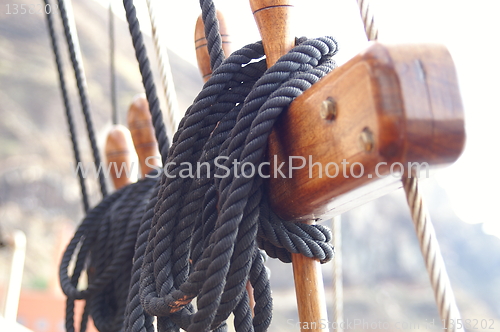 Image of ship tower, crows nest, ropes