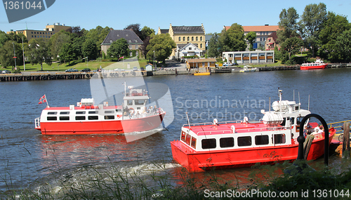 Image of Tourist ferry.