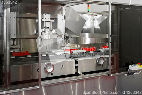 Image of Ketchup packaging line