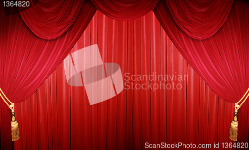 Image of Red curtain closed 