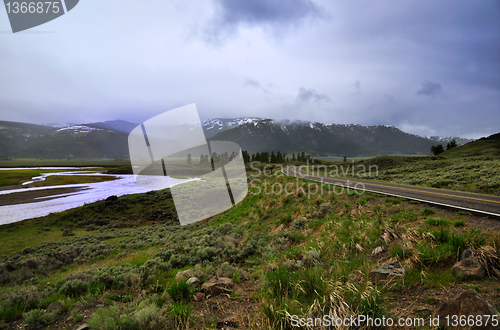 Image of mountain landscape 