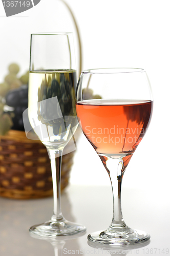 Image of wine glasses