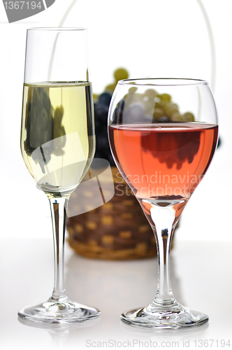 Image of wine glasses