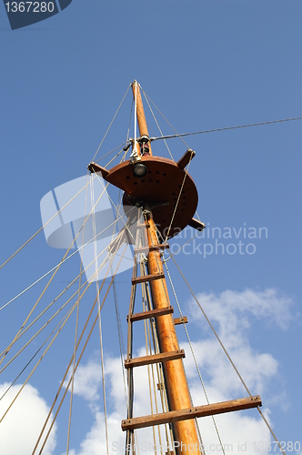 Image of ship tower, crows nest