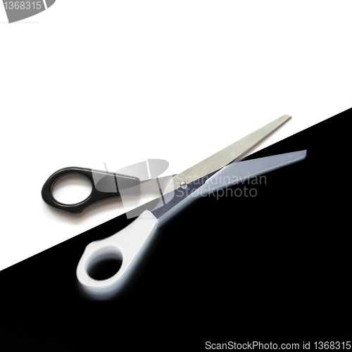 Image of scissors in black and white