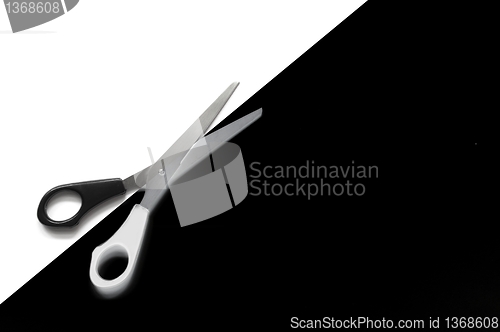 Image of scissors in black and white