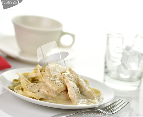 Image of chicken and spinach pasta dinner 
