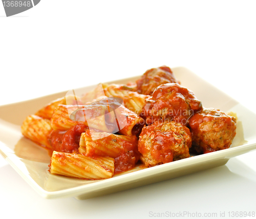 Image of Rigatoni with tomato sauce and meatballs.