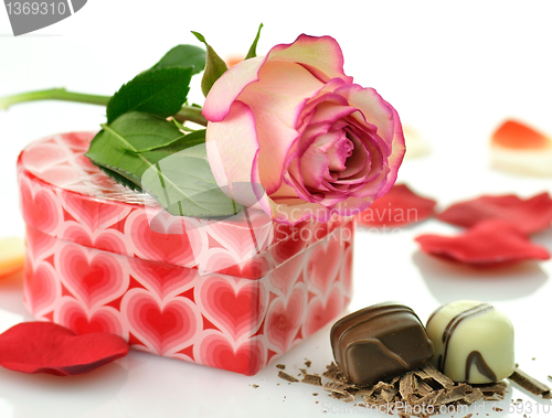 Image of pink rose and gift box