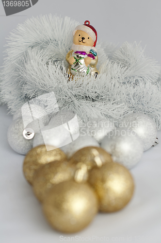 Image of Christmas motifs with balls and chains